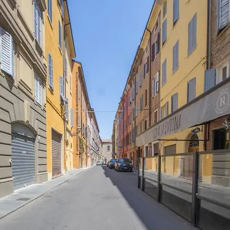 Modena's Graffiti House In The Heart Of Movida