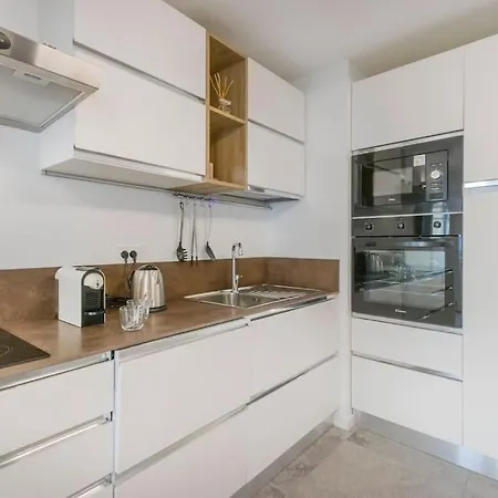 Apartment Modena's Graffiti House In The Heart Of Movida *