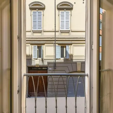 Apartment Modena's Graffiti House In The Heart Of Movida