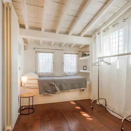 Modena's Graffiti House In The Heart Of Movida * Módena