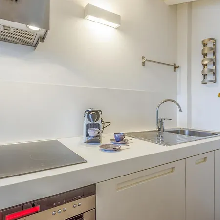 Apartment Modena's Graffiti House In The Heart Of Movida *