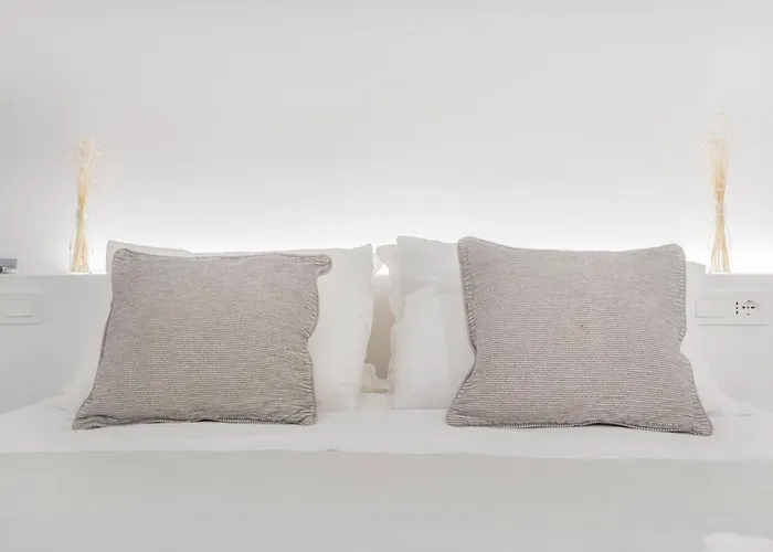 Modena's Graffiti House In The Heart Of Movida *