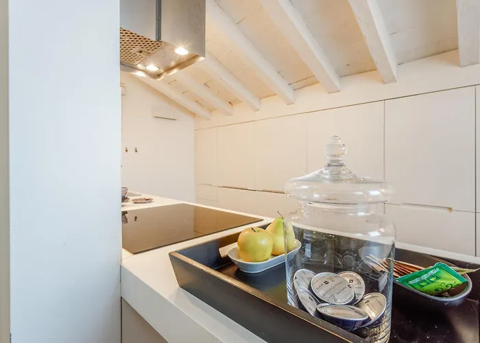 Modena's Graffiti House In The Heart Of Movida * 摩德纳